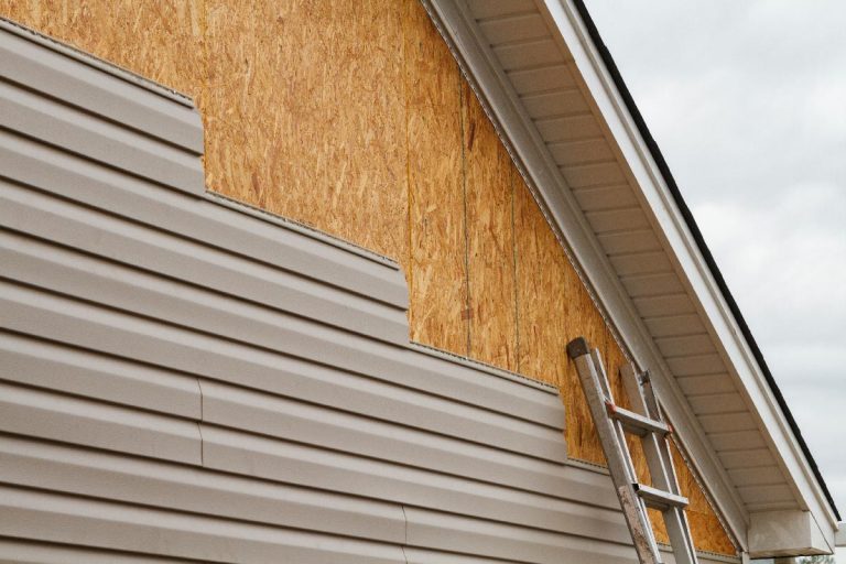 Vinyl siding installation on a house, Can Roofing Nails Be Used For Vinyl Siding?