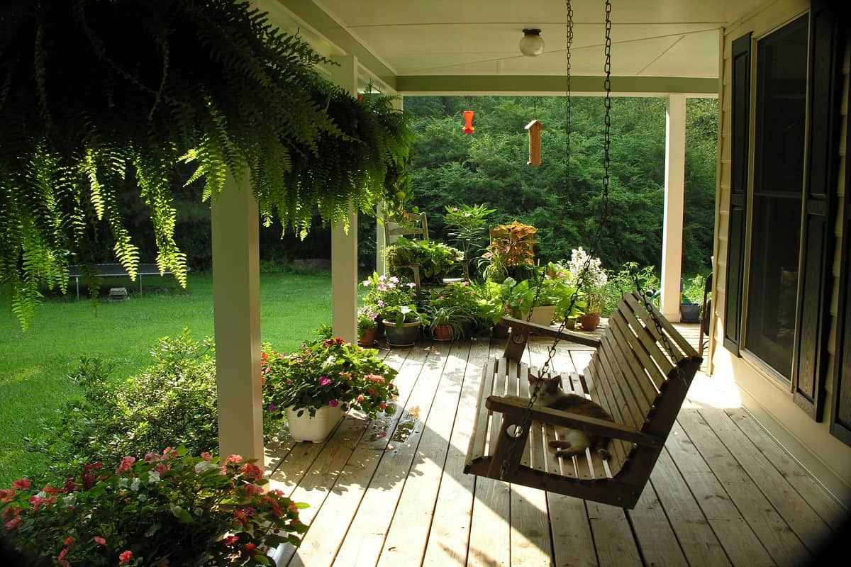 Choose a Porch Swing - Wooden Porch Swing.